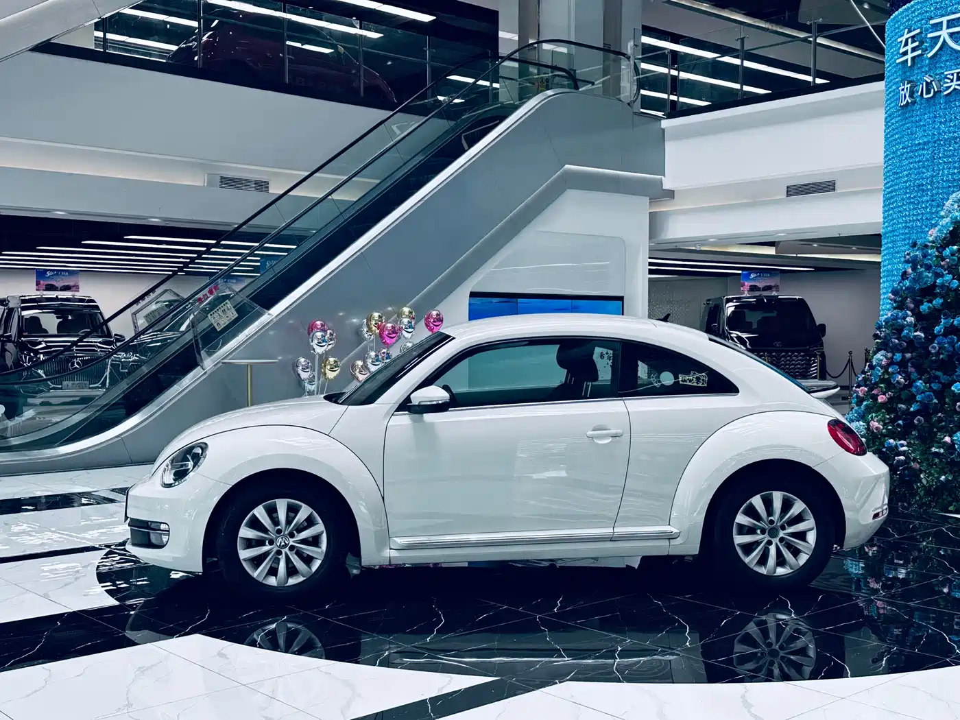 Volkswagen Beetle 2014 1.4TSI Fashion Edition фото 3
