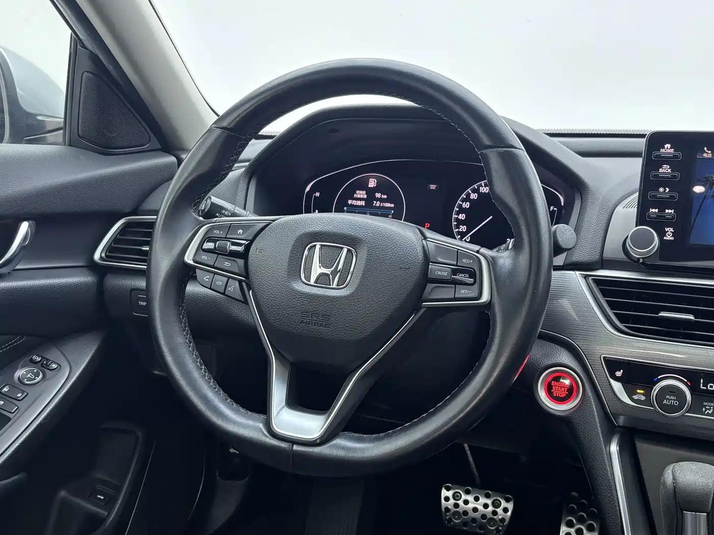 Фото 10 - Honda Accord