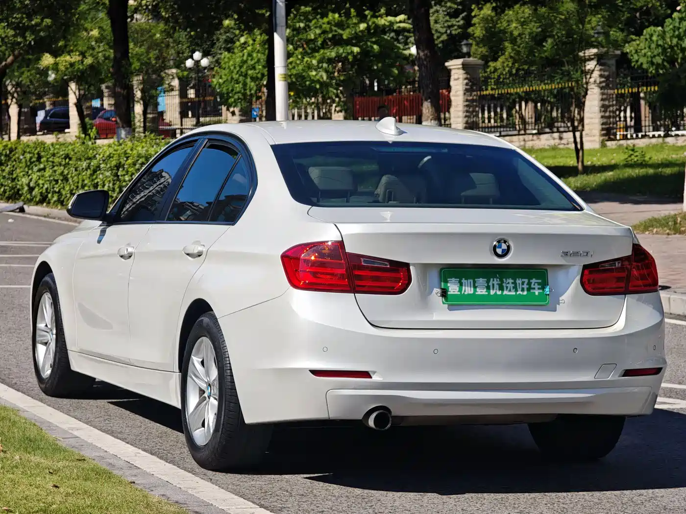 BMW 3 Series (Import) 2012 2013 320i Sport Design Package
