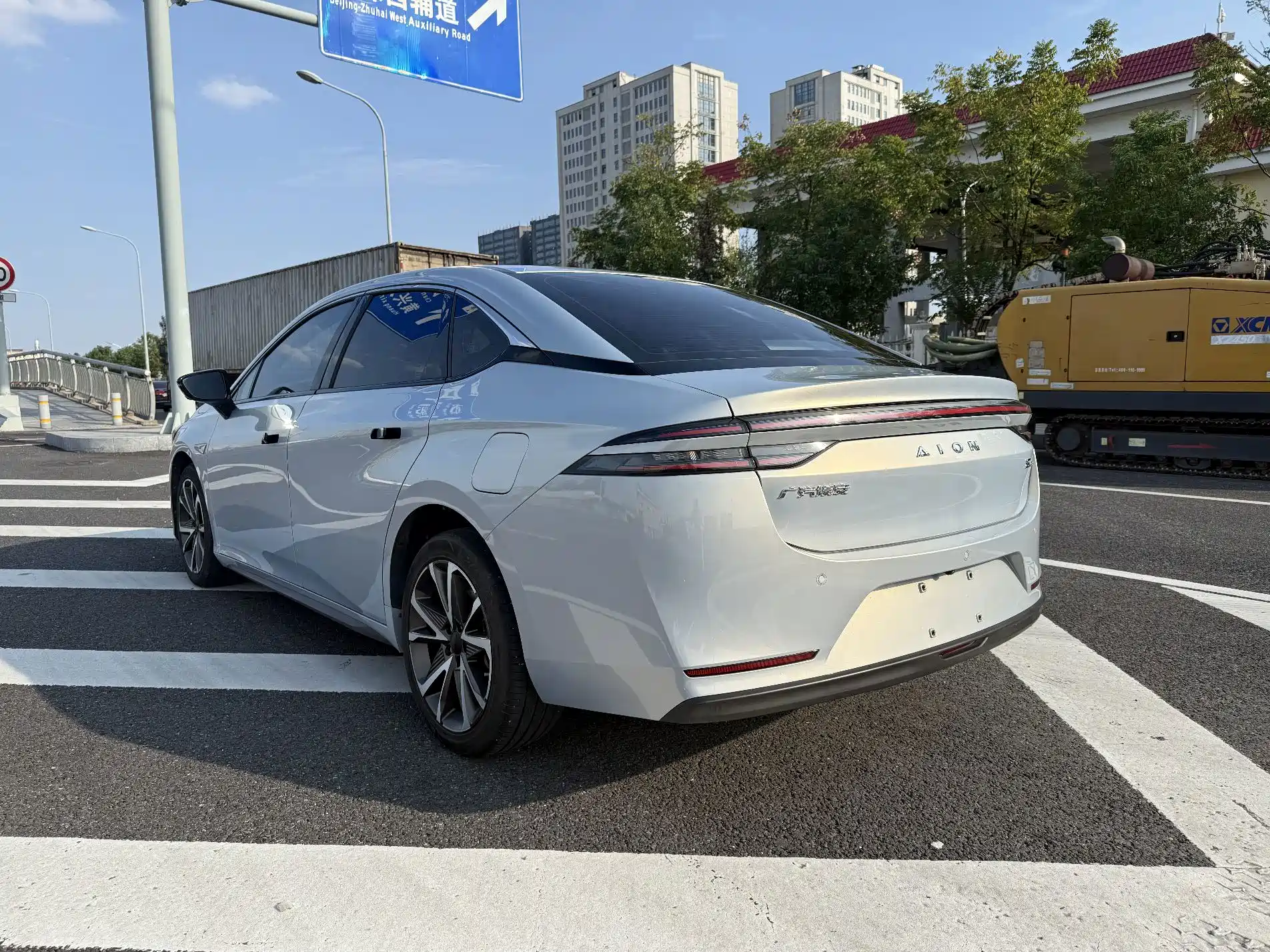 Фото 4 - Aion S Plus