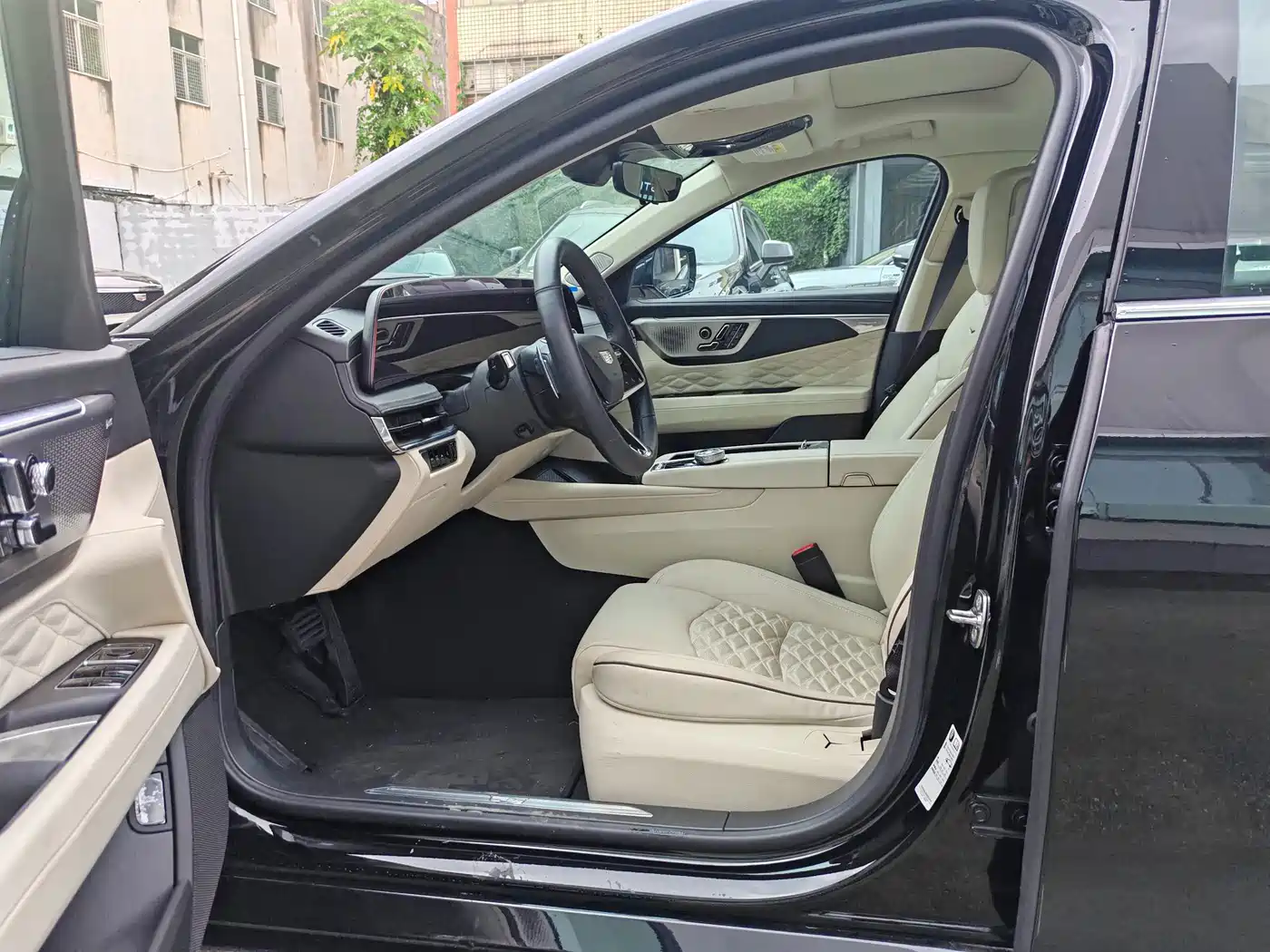 Photo 8 - Cadillac CT6