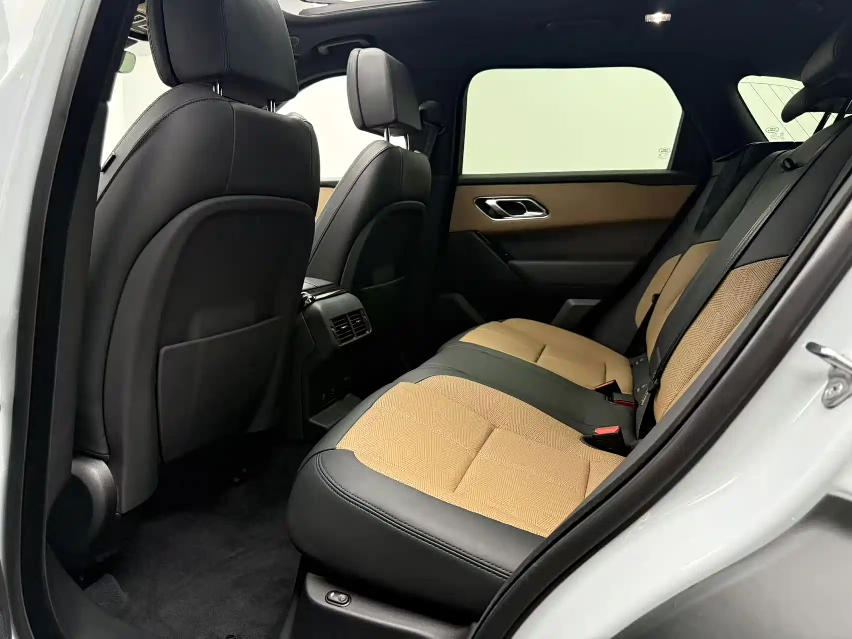 Фото 5 - Land Rover Range Rover Velar