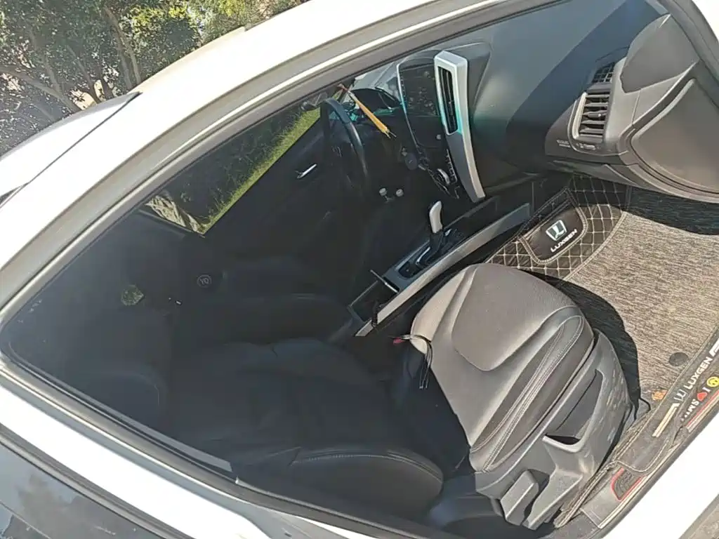 Luxgen U6 SUV 2016 2015 1.8T Fashion Edition