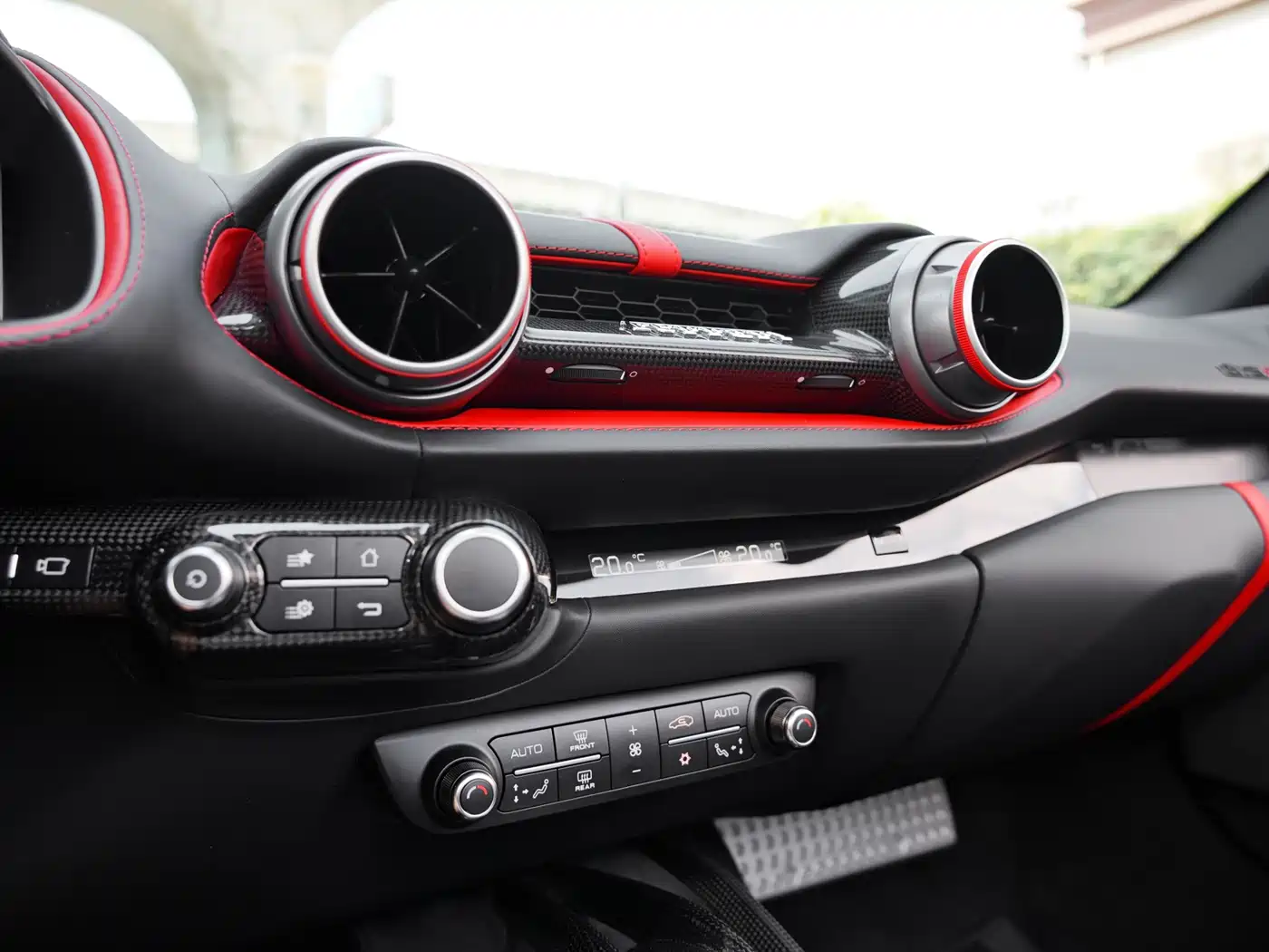 Photo 50 - Ferrari 812