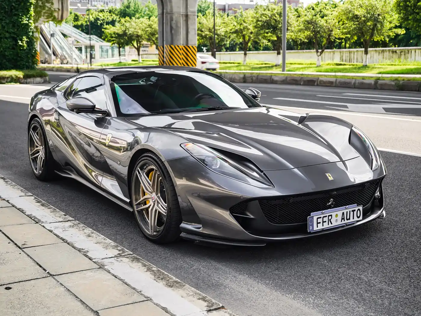 Photo 56 - Ferrari 812