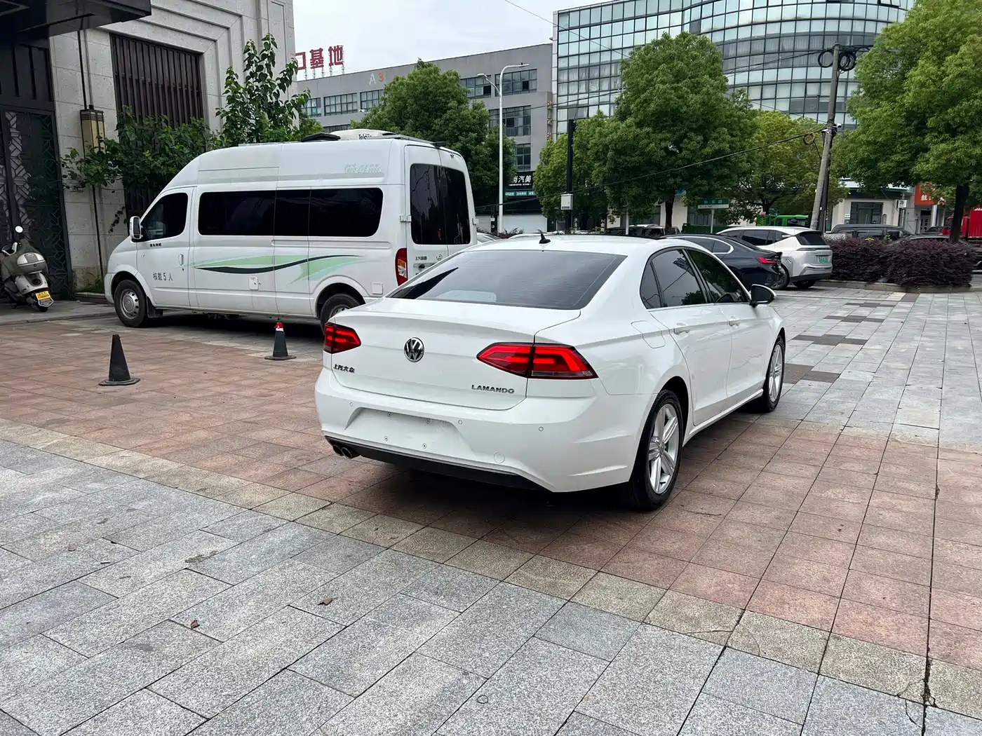 Volkswagen Lamando 2018 280TSI DSG Comfort Edition фото 13