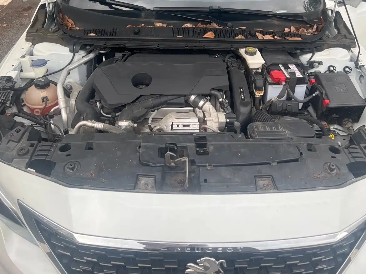 Peugeot 408 2022 1.6T Light Chaser Edition фото 13