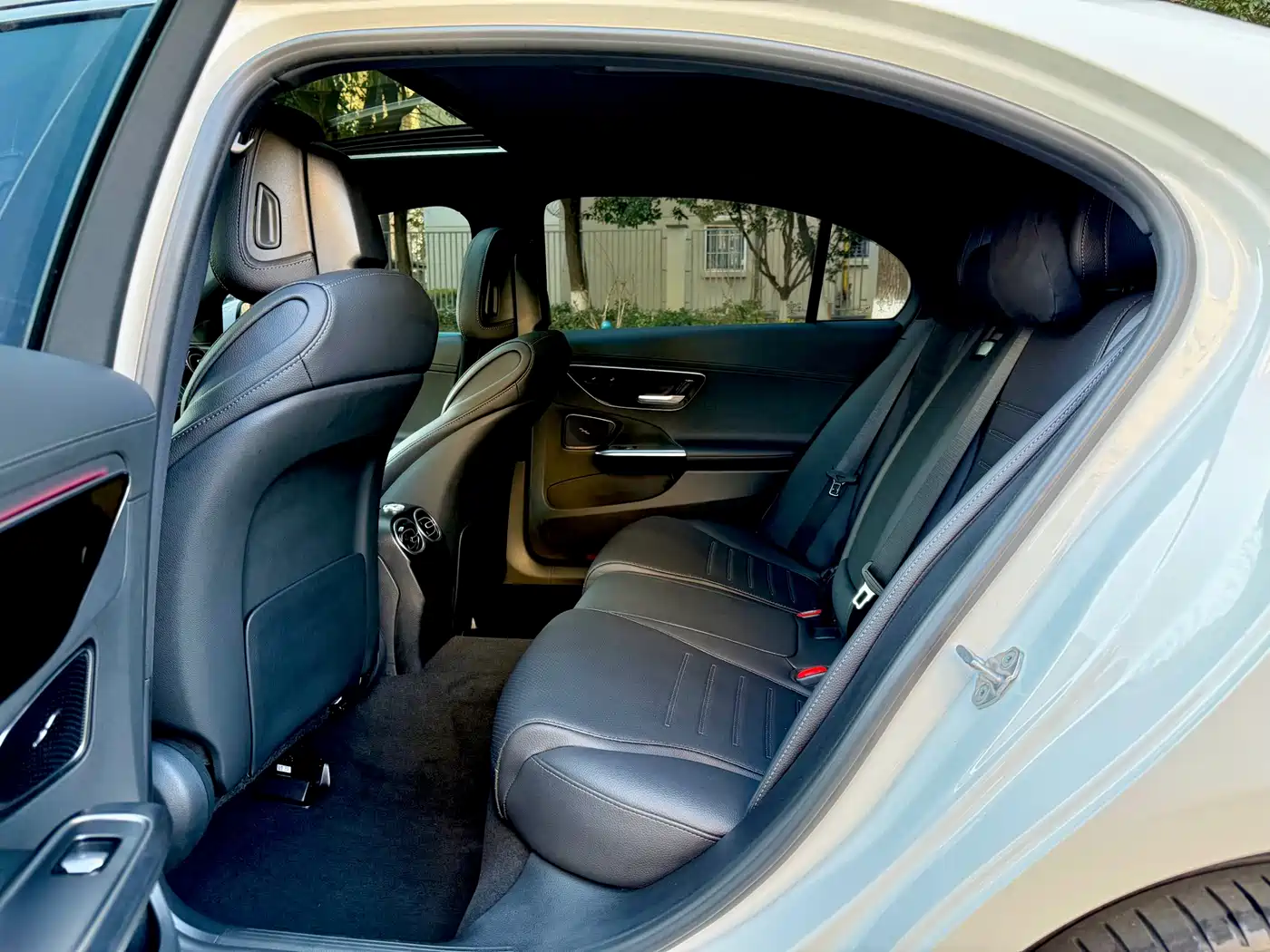 Mercedes-Benz C-Class 2023 Facelift C 200 L Sport Edition фото 4