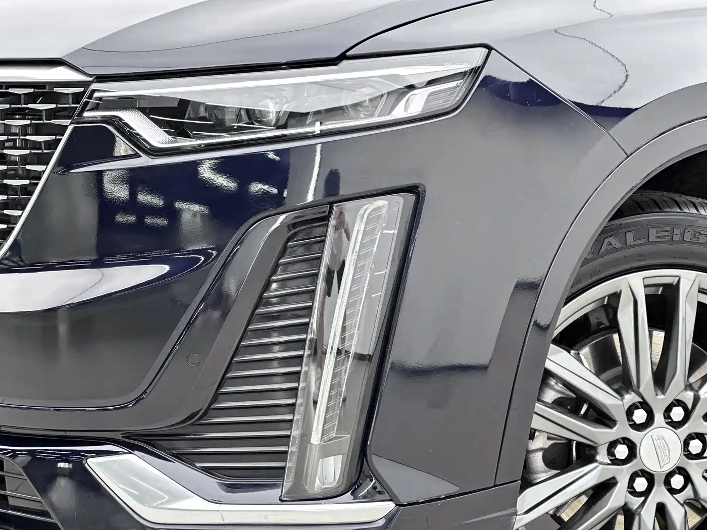 CADILLAC XT6