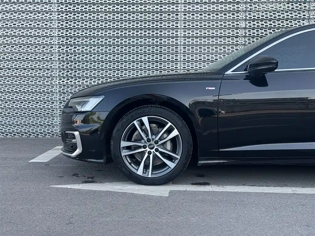Audi A6L 2023 40 TFSI Luxury Dynamic фото 17