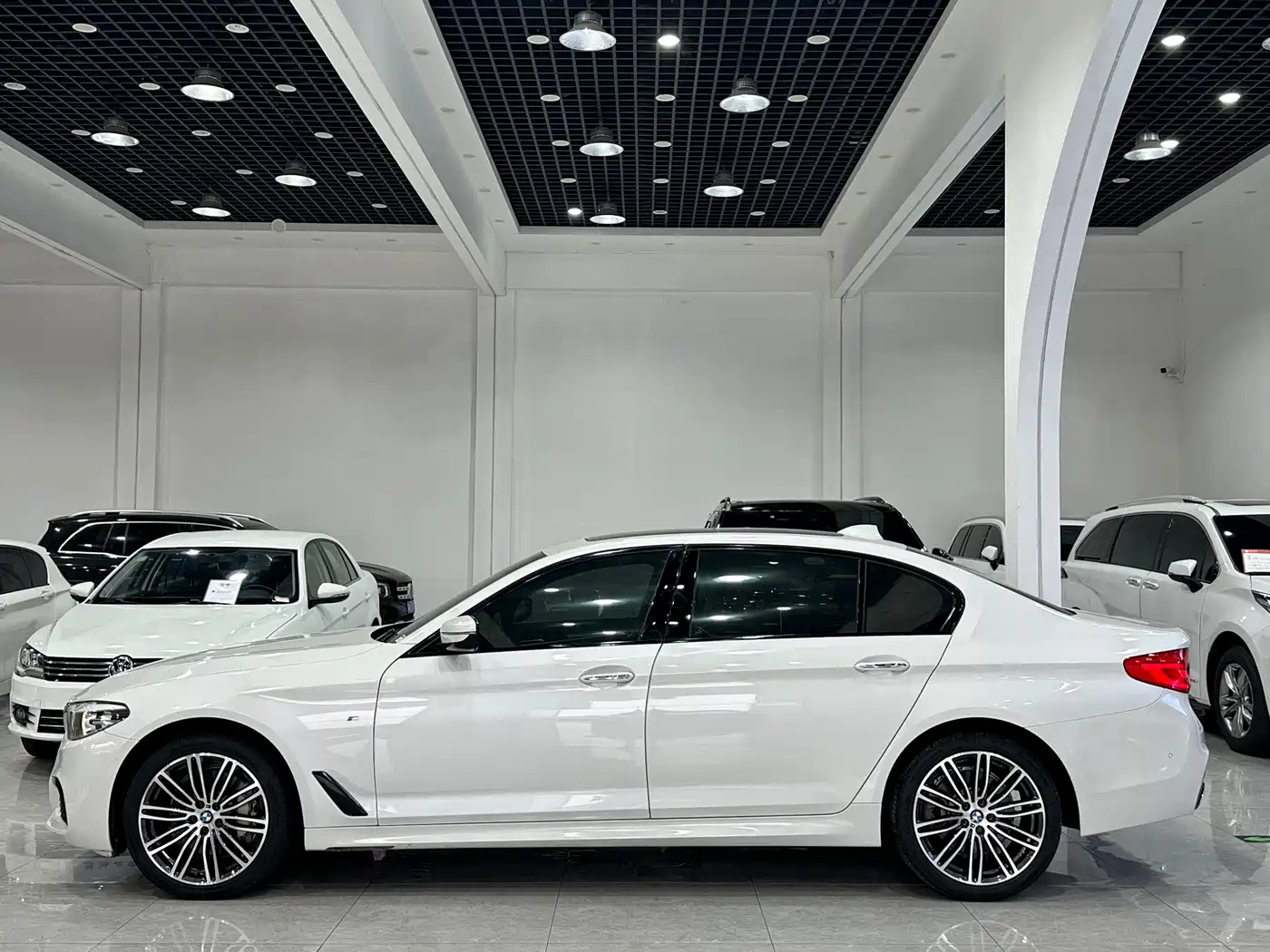 BMW 5 Series 2018 530Li xDrive M Sport Package фото 3