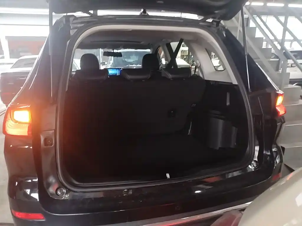 Photo 19 - Haval M6