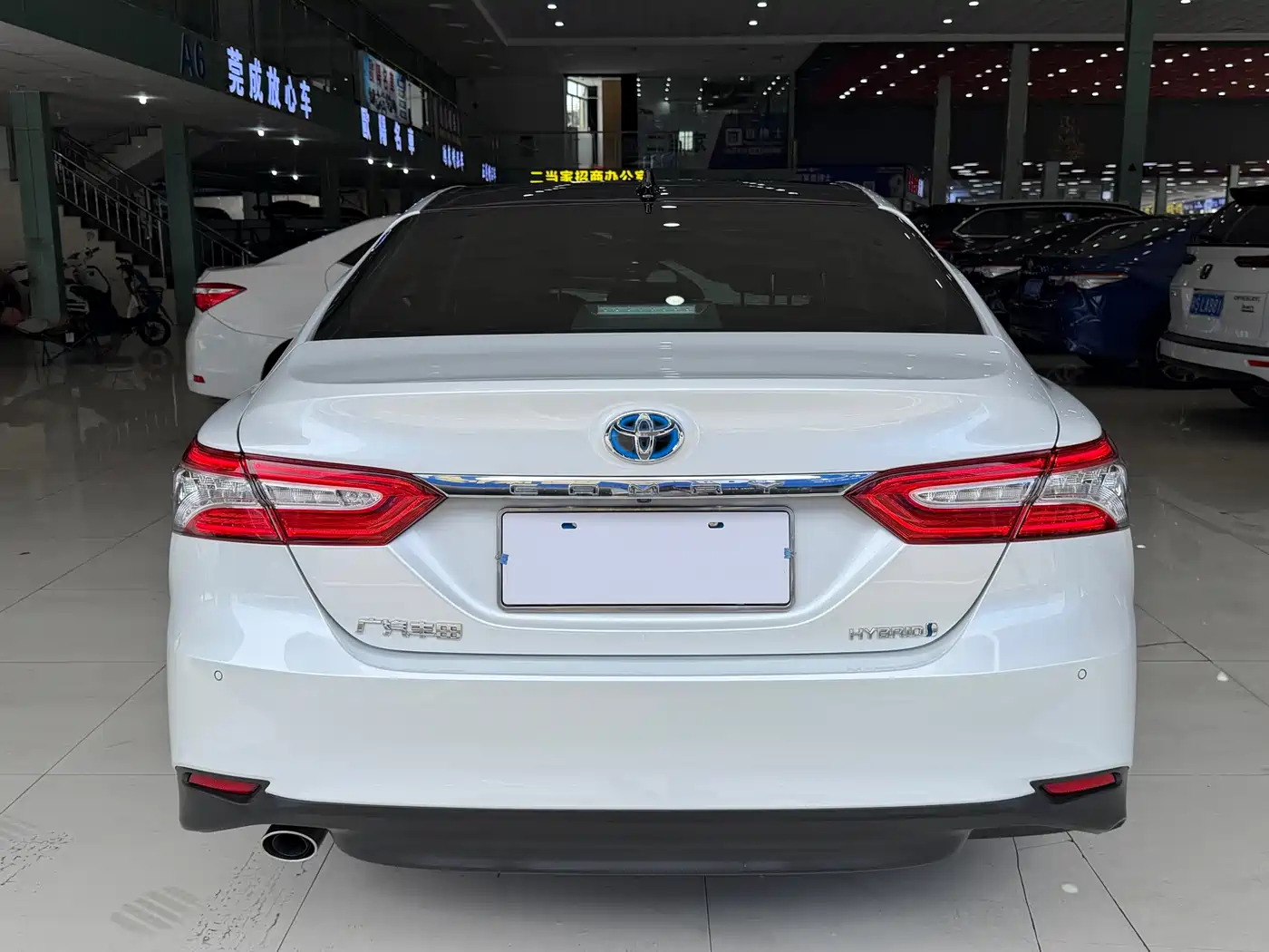 Toyota Camry 2021 Hybrid 2.5HG Luxury Edition фото 14