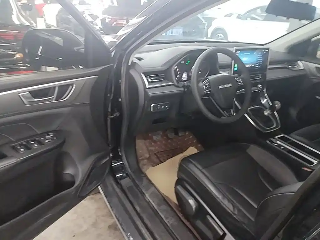 Photo 16 - Haval M6