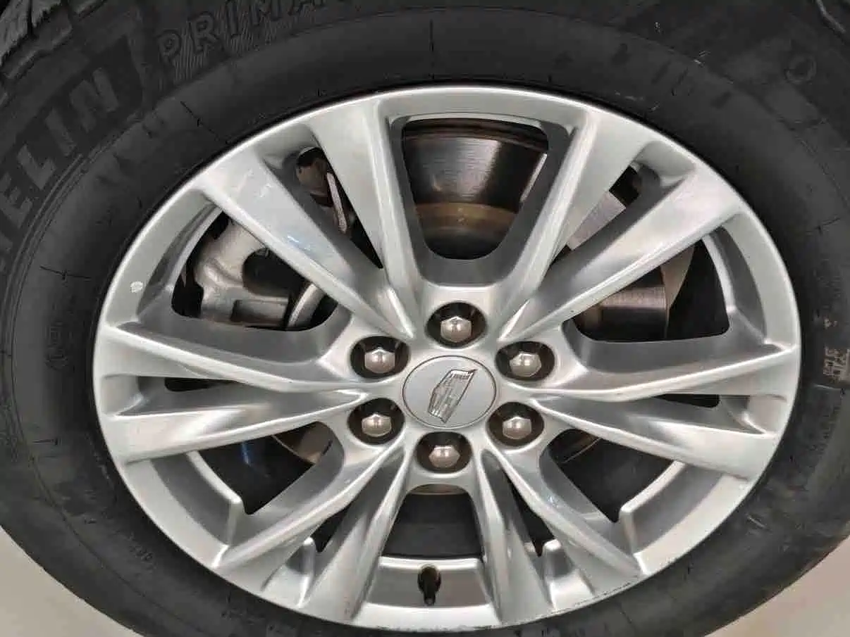 Фото 14 - Cadillac XT6