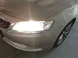 Фото 24 - Geely Borui