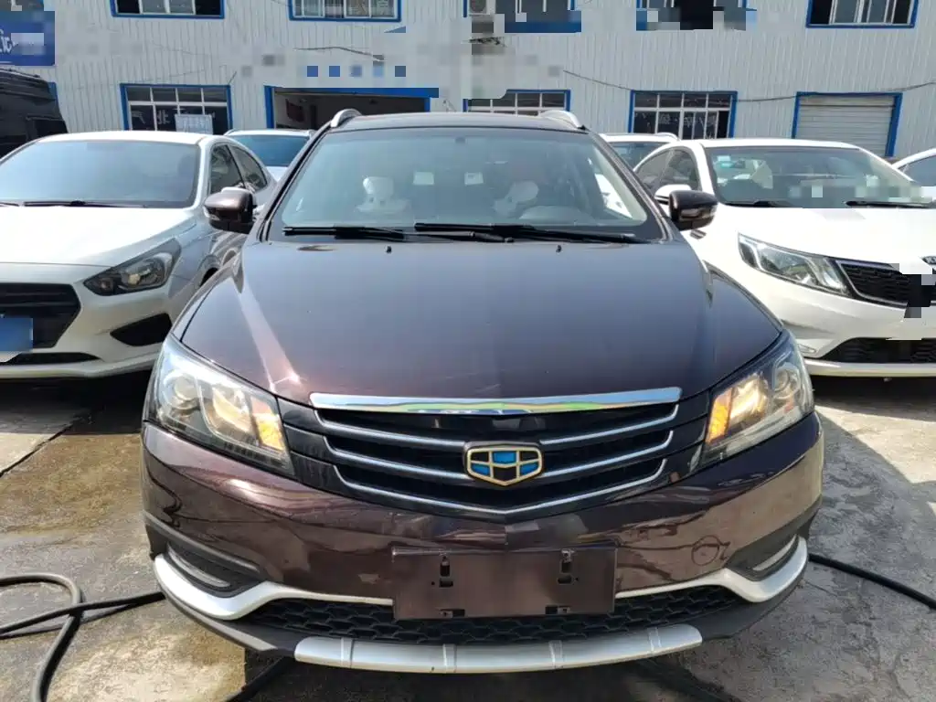 Фото 3 - Geely Emgrand