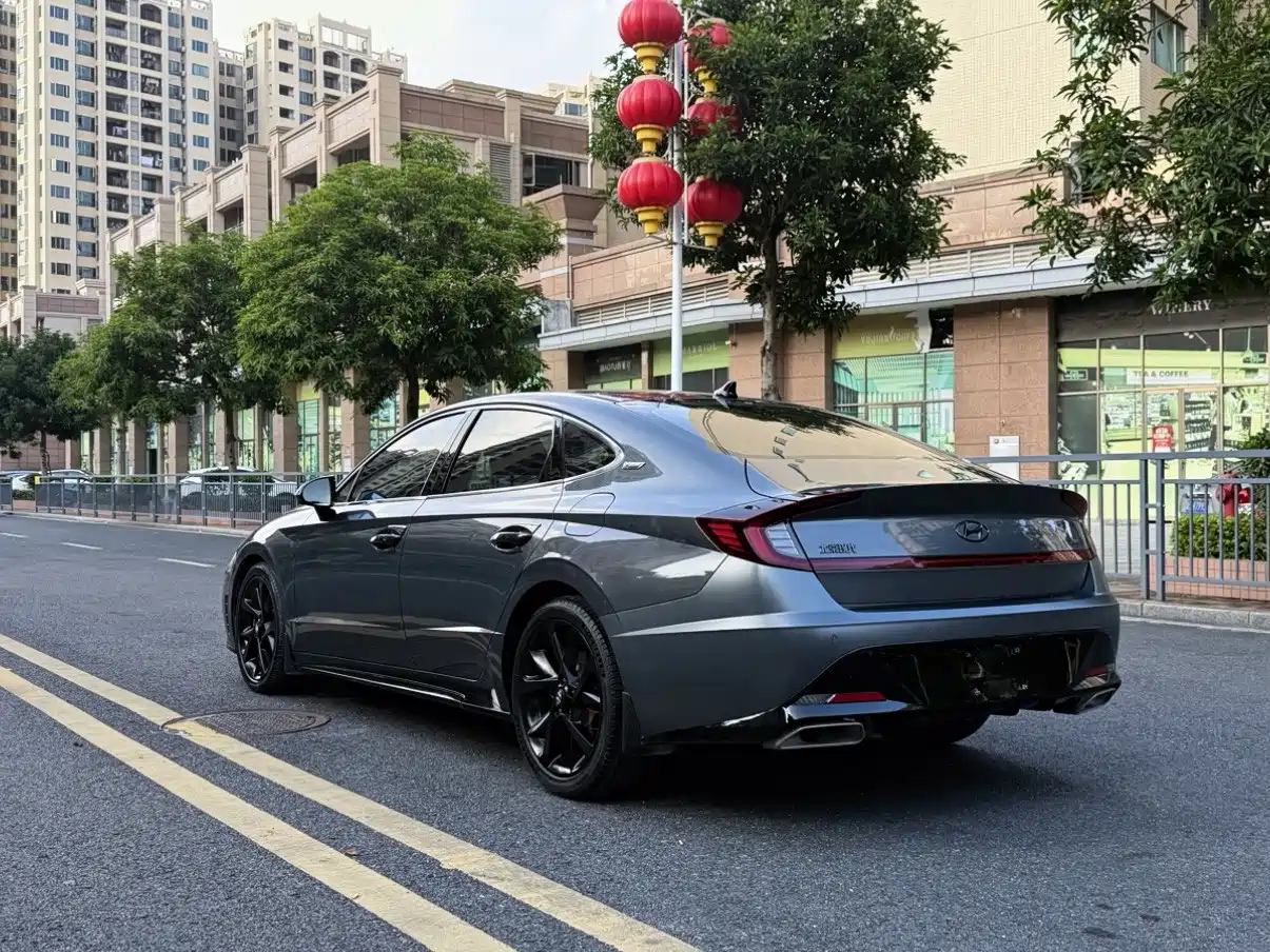 صورة 8 - Hyundai Sonata