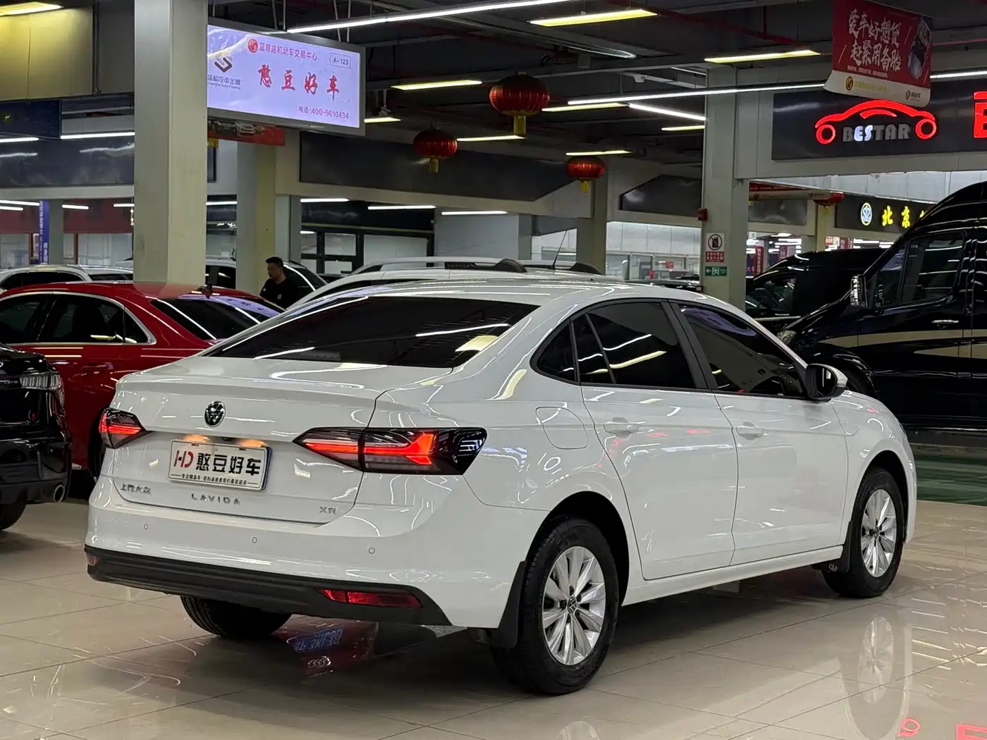 Volkswagen Lavida 2023 New Sharp 1.5L Auto Premium Edition фото 2