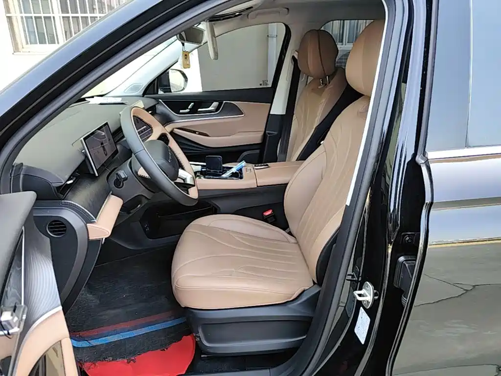 Chery Tiggo 8L 2024 2024 Model 2.0T 2WD Luxury 5-Seater