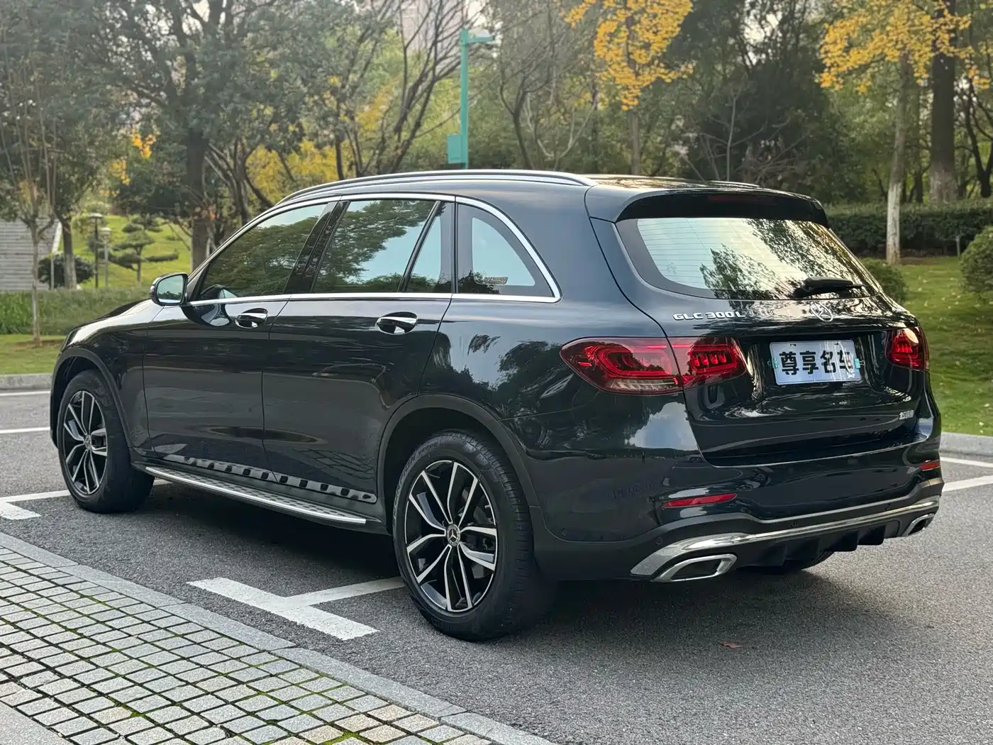 MERCEDES-BENZ GLC