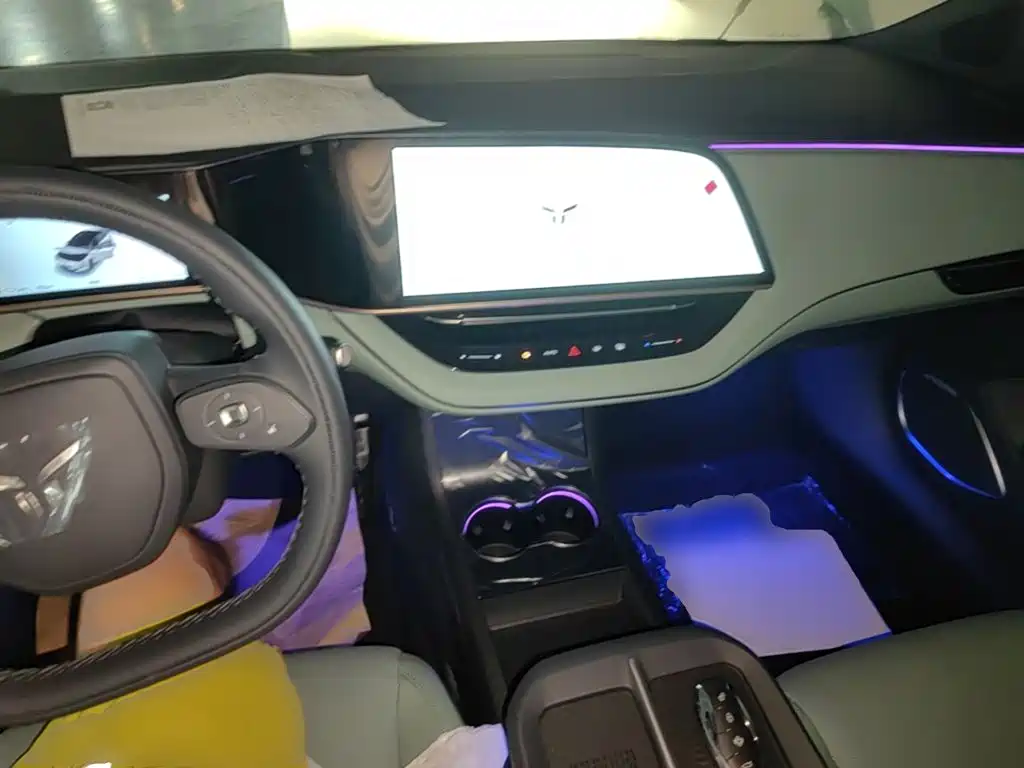 Hongqi EH7 2026 2025 690 Smart Selection Edition