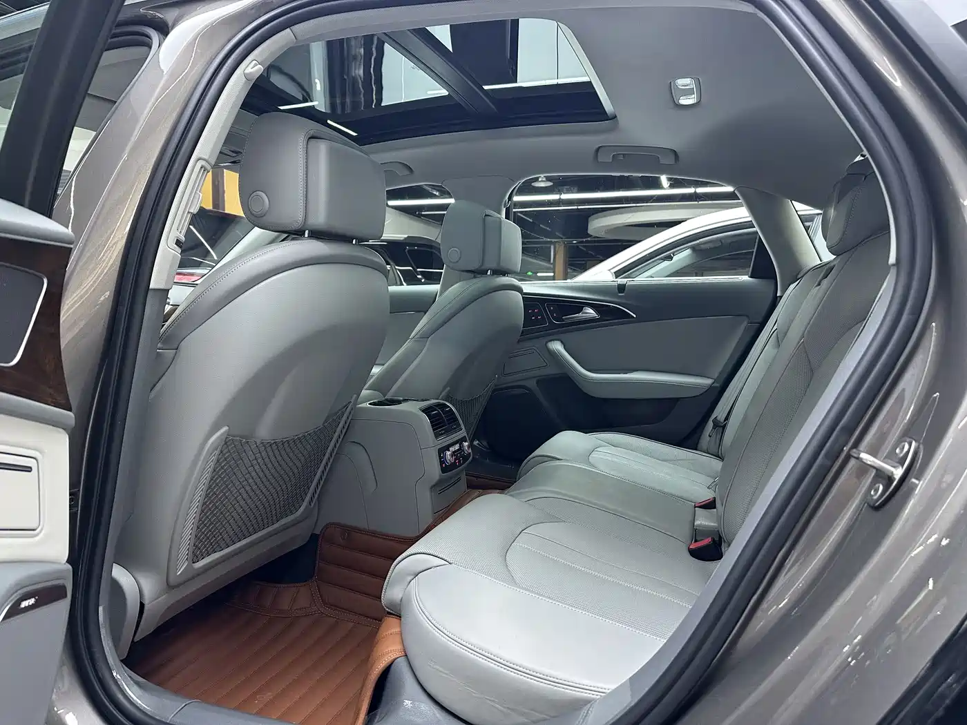 Photo 9 - Audi A6L