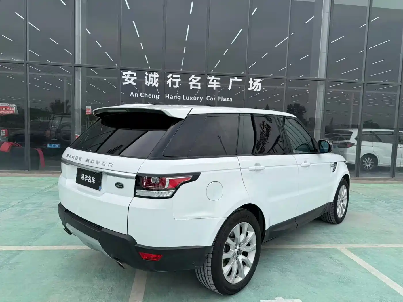 Land Rover Range Rover Sport 2014 3.0 SC V6 HSE фото 14