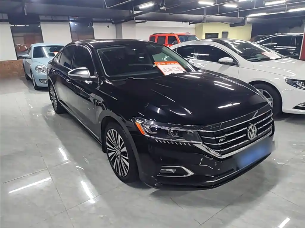 Volkswagen Passat 2019 330TSI Luxury Edition China VI фото 4