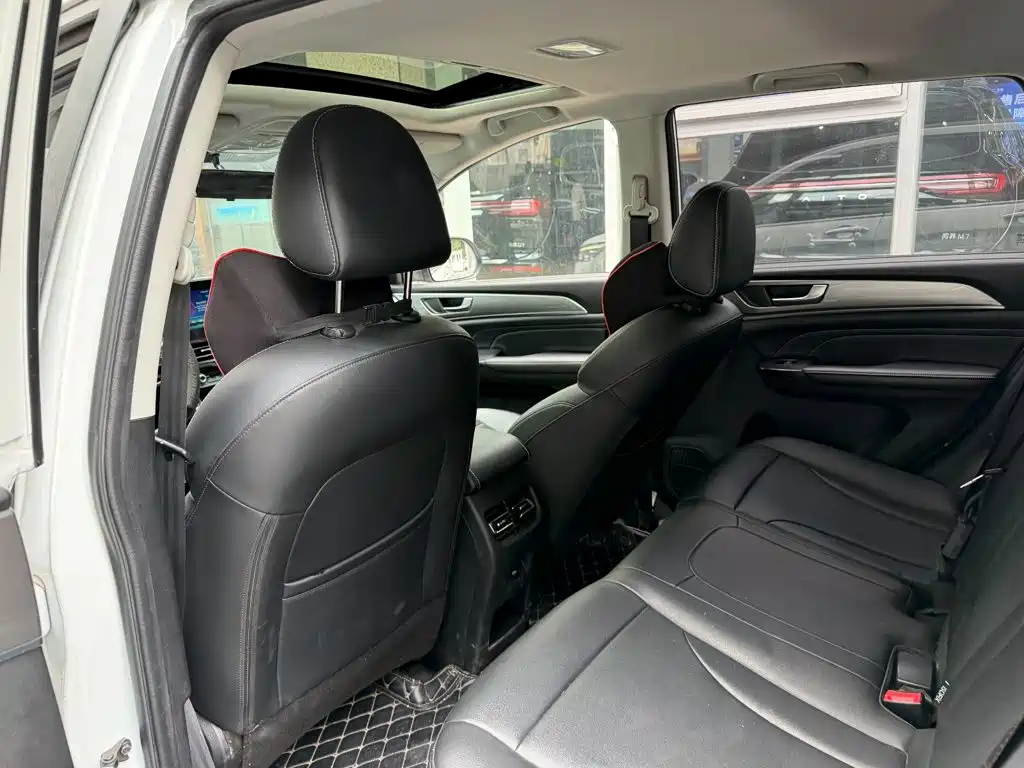 Photo 11 - Haval M6