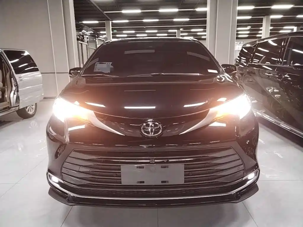 Toyota Sienna 2025 2024 2.5L Hybrid Supreme Edition