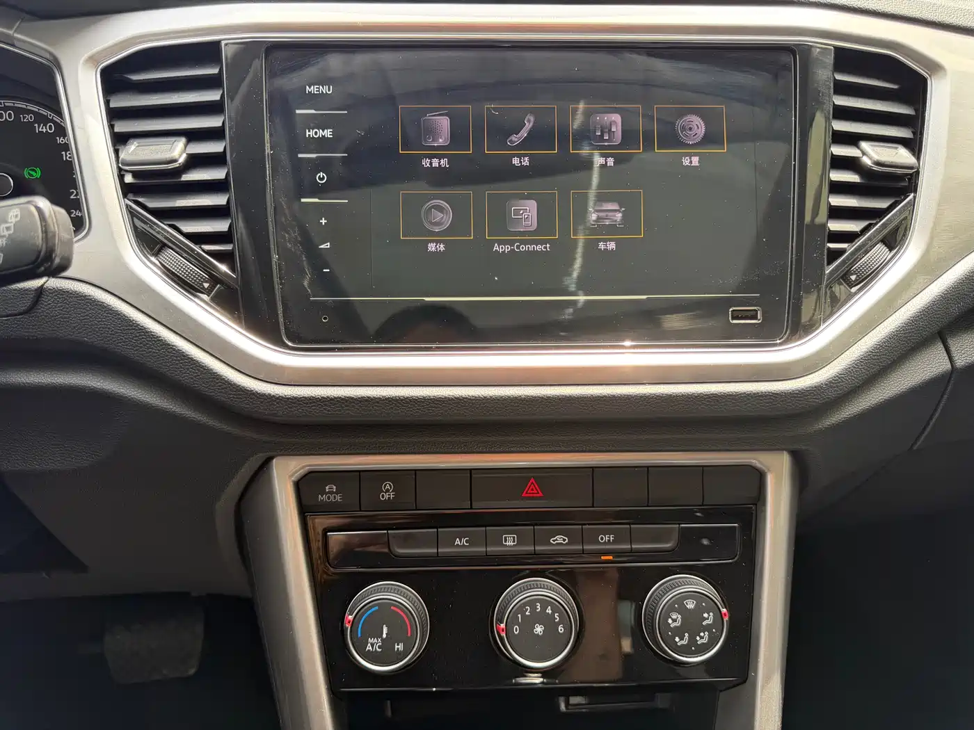 Volkswagen T-ROC 2022 280TSI DSG 2WD Elite PLUS фото 10