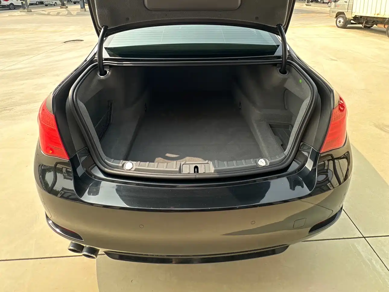 Photo 14 - BMW 7 Series
