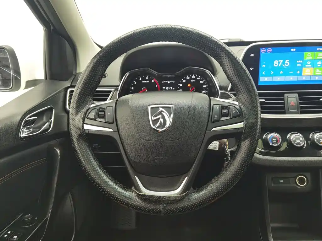 Baojun 310 2017 2016 1.2L Manual Luxury Type