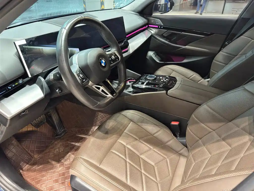 BMW 5 Series 2024 525Li M Sport Package фото 20