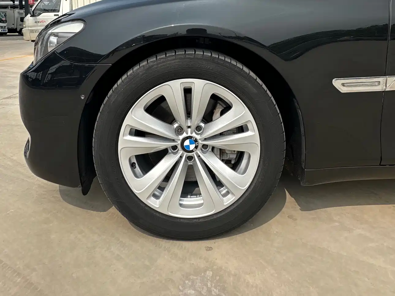 Photo 7 - BMW 7 Series