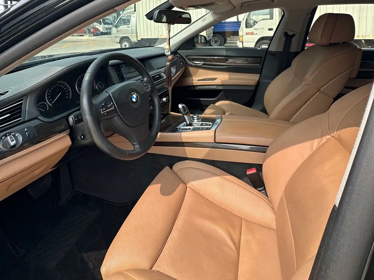 Photo 9 - BMW 7 Series