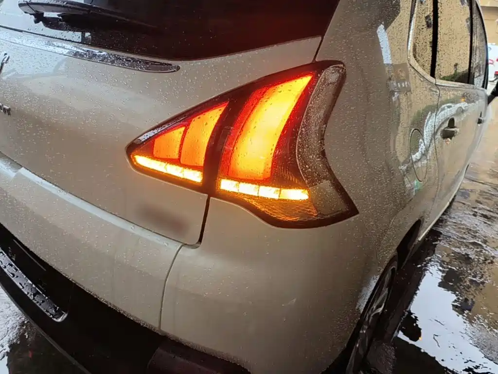 Photo 8 - Peugeot 3008