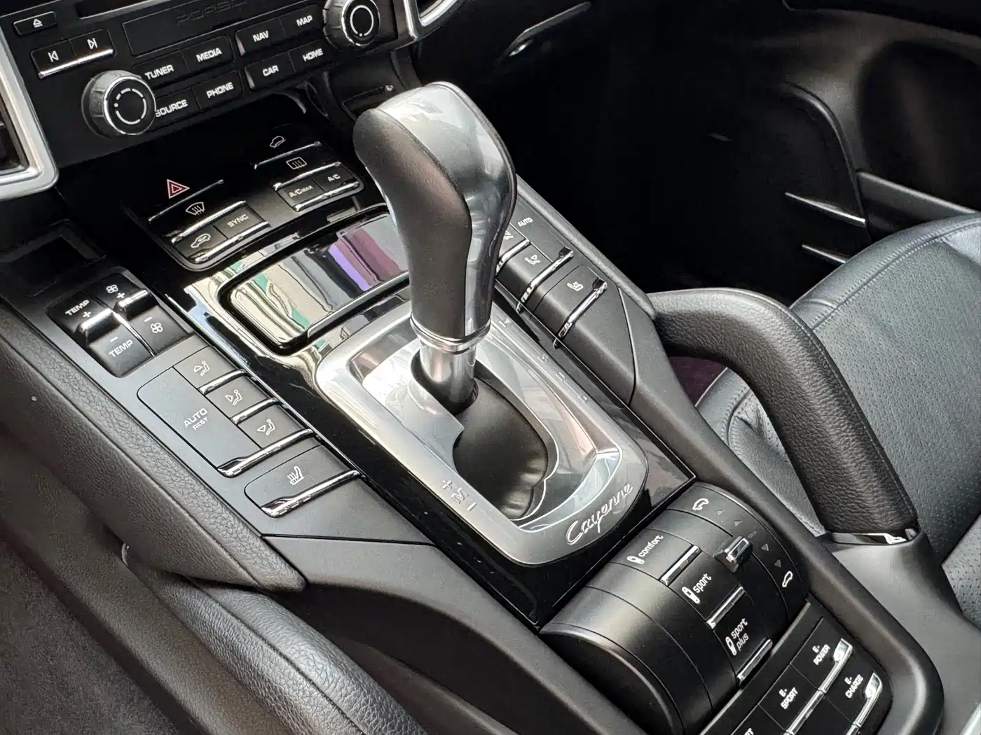 Porsche Cayenne New Energy 2016 Cayenne S E-Hybrid 3.0T фото 11