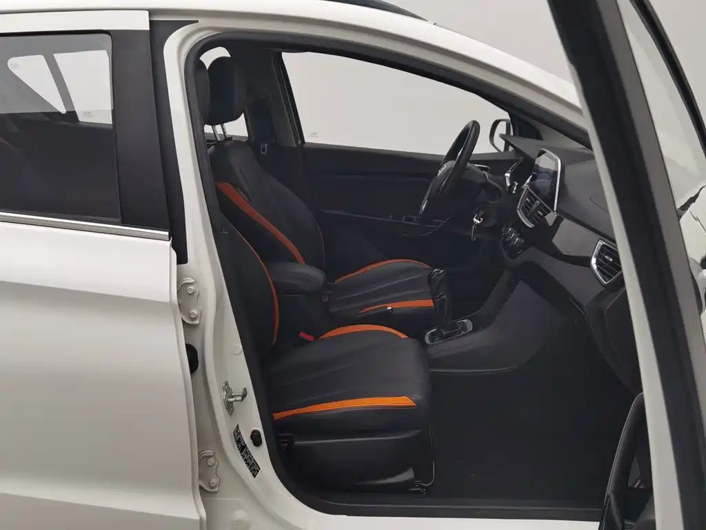 Baojun 310 2017 2016 1.2L Manual Luxury Type