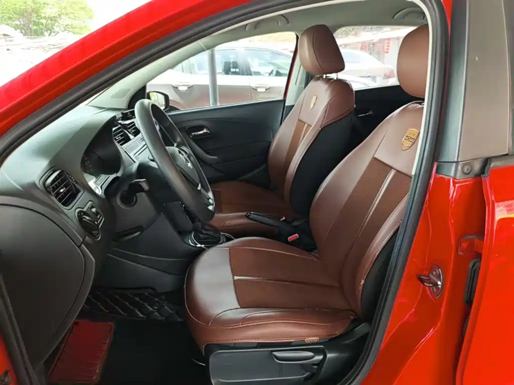 Volkswagen Polo 2016 1.4L Automatic Trend фото 15