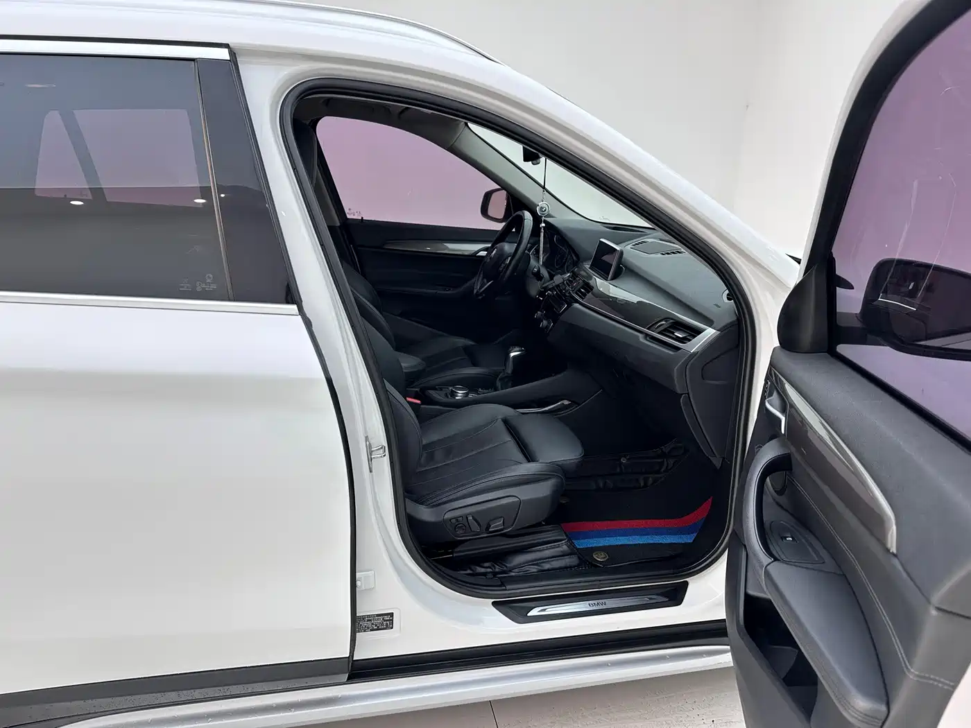 BMW X1 2016 xDrive20Li Luxury Model фото 6