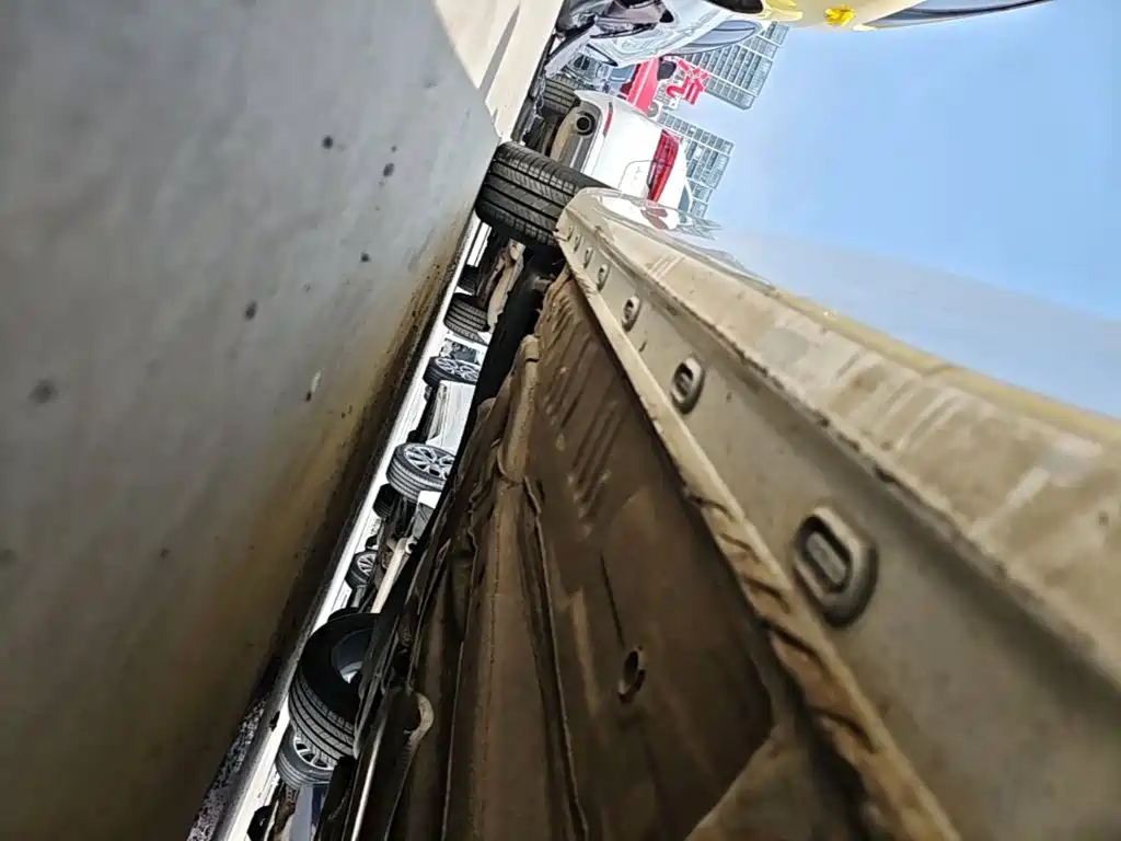 Фото 21 - Roewe i5