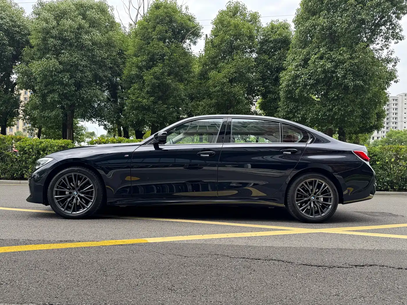 BMW 3 Series 2022 325Li M Sport Shadow Edition фото 9