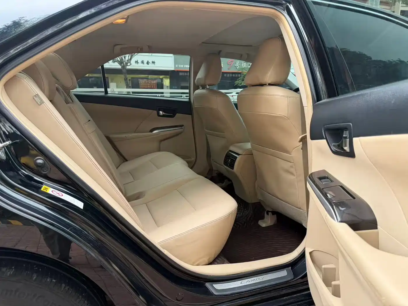 Toyota Camry 2015 Dual Engine 2.5HG Luxury Navigation Edition фото 10