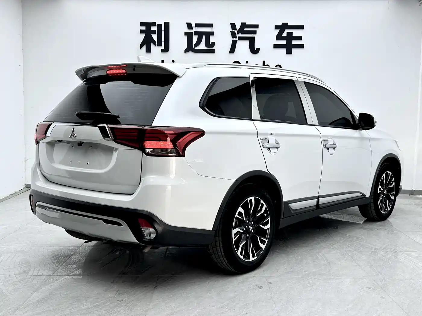 Mitsubishi Outlander 2019 2.0L 2WD Enjoy 5-Seater China VI фото 15