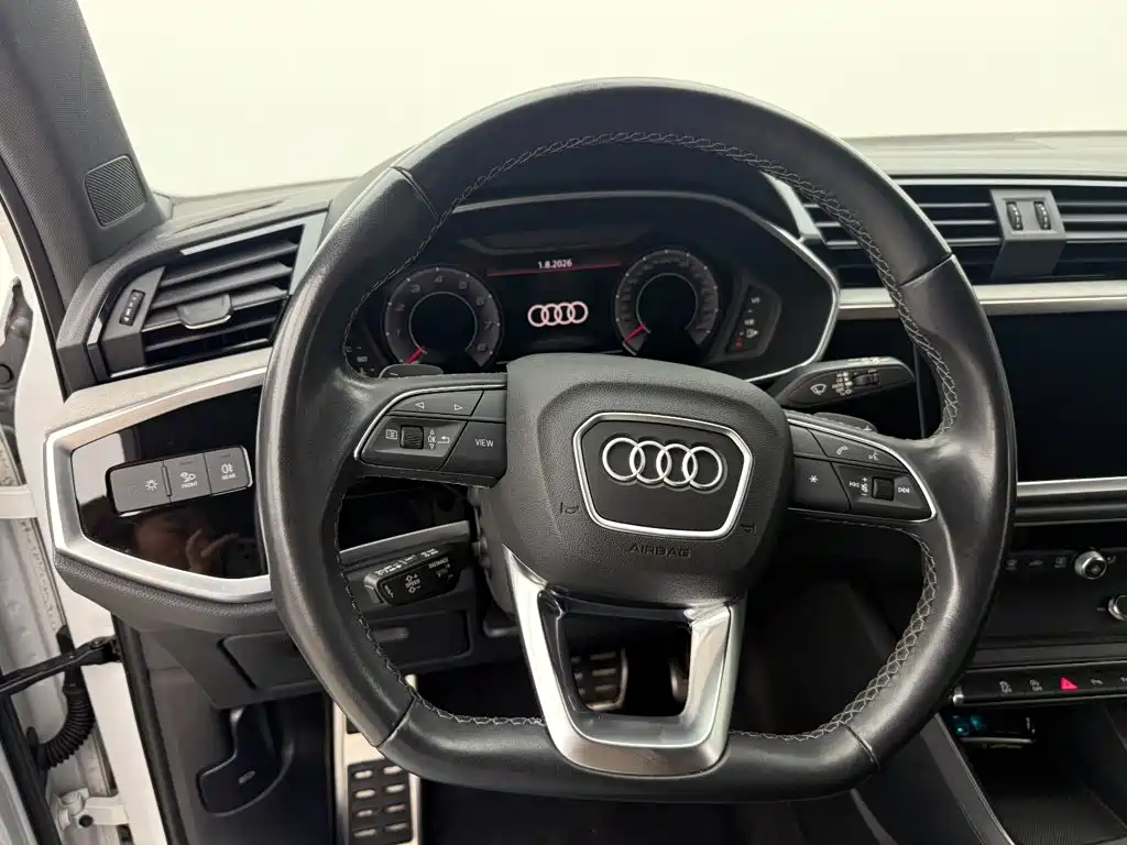 Фото 11 - Audi Q3