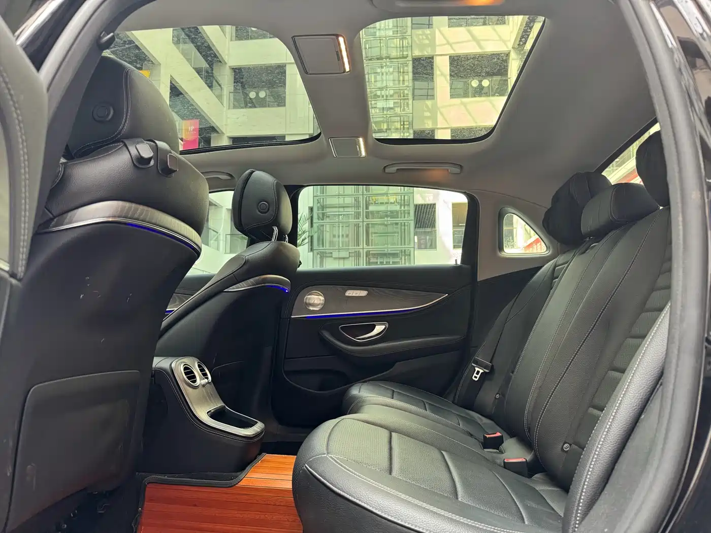 MERCEDES-BENZ E CLASS