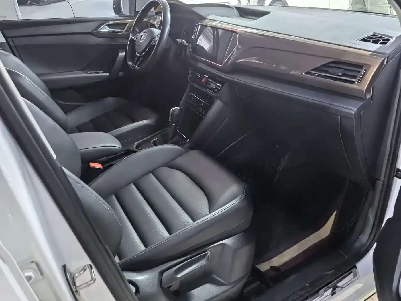 Volkswagen Tharu 2021 280TSI 2WD Luxury Plus фото 11