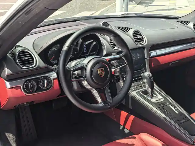 Porsche 718 2018 Cayman 2.0T — фото 4